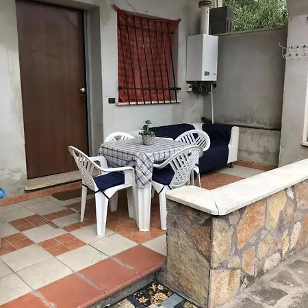 La Casa Tra Gli Ulivi Di 1 Holiday home *